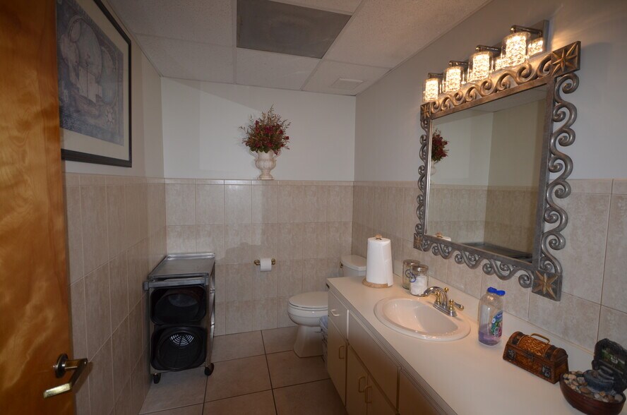 More Photos Of 3940 W Flagler St, Coral Gables Medical For Sale