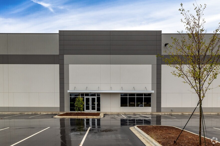 More Photos Of 8301 Old Dowd Rd, Charlotte Industrial For Lease