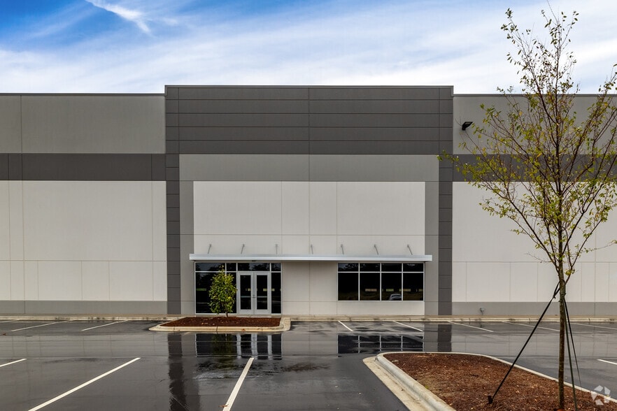 More Photos Of 8301 Old Dowd Rd, Charlotte Industrial For Lease