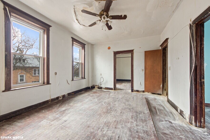 More Photos Of 4800 S Wood St, Chicago Storefront Retail Residential For Sale