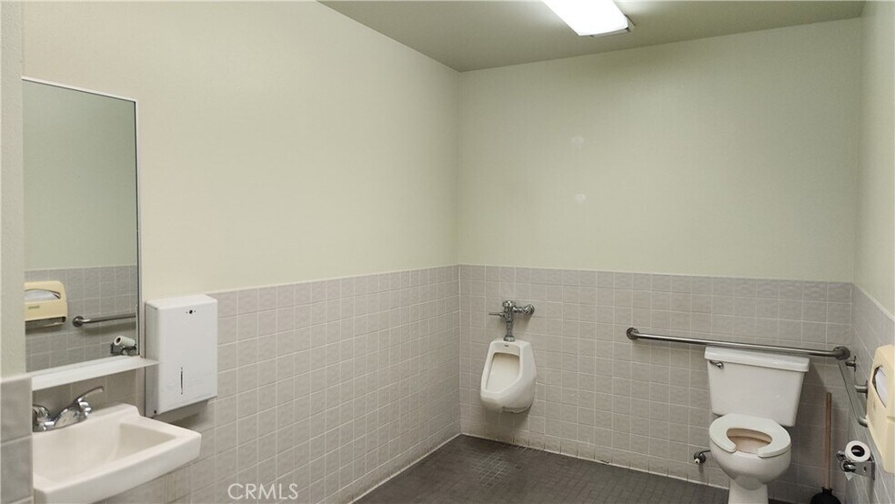 More Photos Of 470 Rio Lindo Ave, Chico Office For Lease
