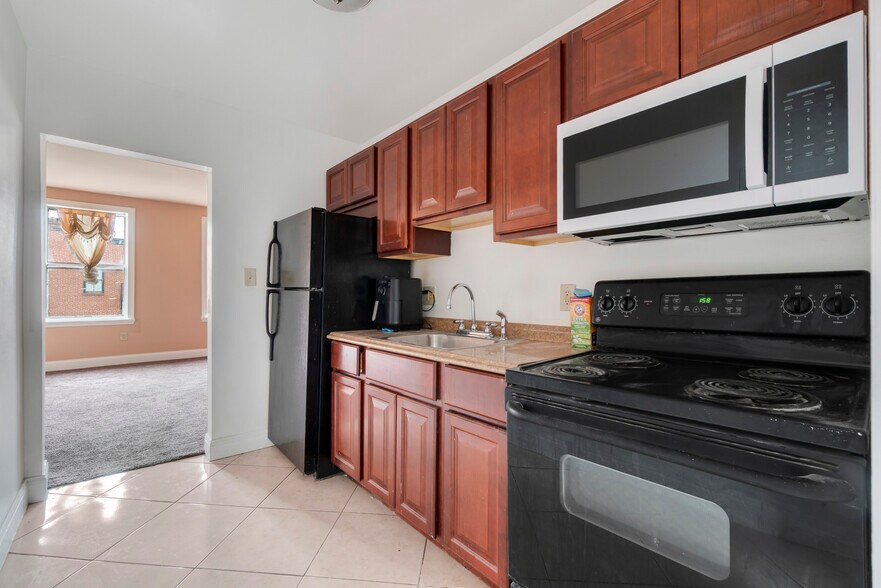 More Photos Of 1433 W Lombard St, Baltimore Multifamily For Sale