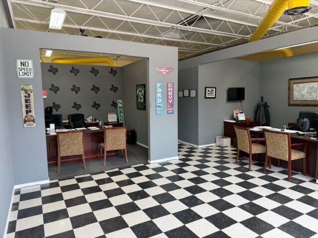 More Photos Of 3430 E University Dr, Denton Service Station For Lease