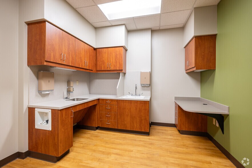 More Photos Of 5901 Delmar Blvd, Saint Louis Apartments For Lease