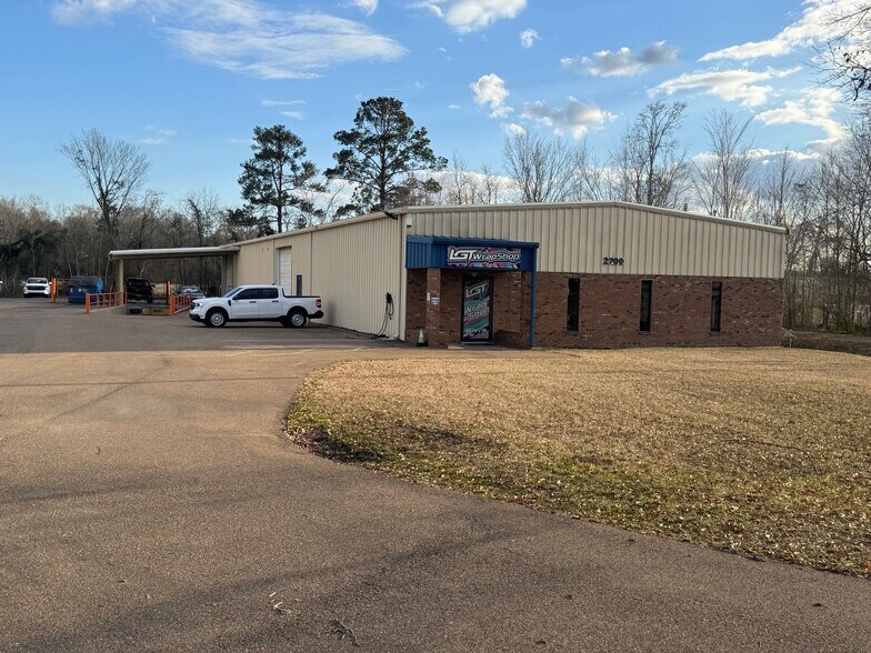 Primary Photo Of 2700 Flowood Dr, Flowood Flex For Lease