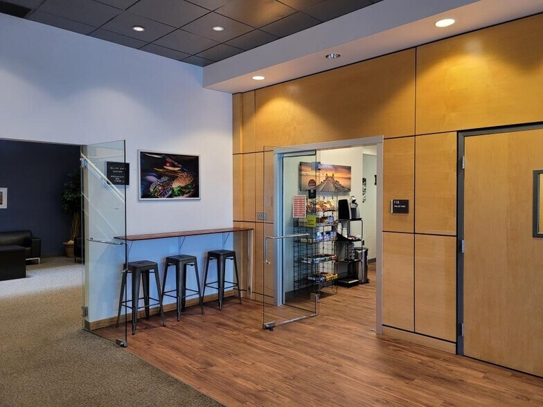 More Photos Of 44330 Mercure Cir, Dulles Showroom For Lease