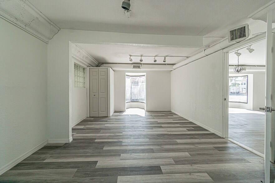 More Photos Of , Largo Unknown For Sale