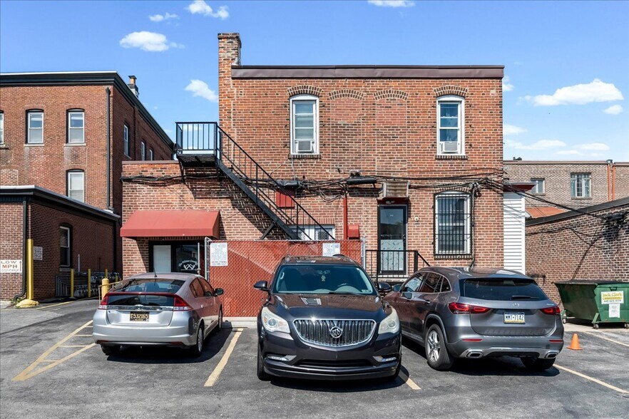 More Photos Of 13-15 S Chester Rd, Swarthmore Storefront Retail Residential For Sale