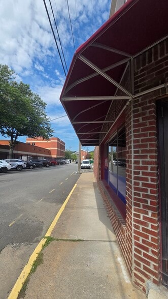 More Photos Of 521 Broadway St, Quantico General Retail For Lease