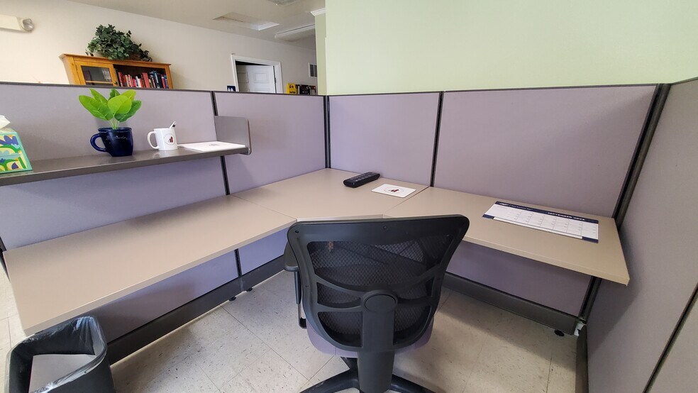 More Photos Of 223 W Wine Country Rd, Grandview Office For Sale