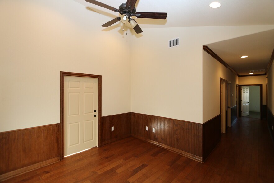 More Photos Of 2851 Joe Dimaggio Blvd, Round Rock Medical For Lease