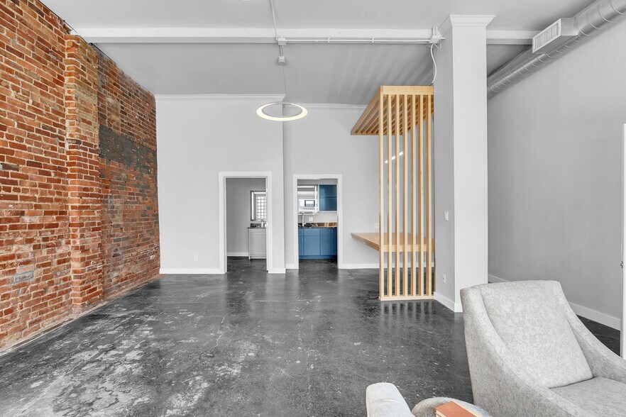 More Photos Of 815 E 3rd St, Tulsa Storefront Retail Office For Lease