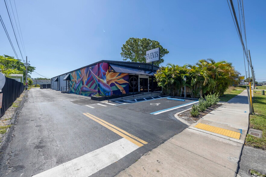 Primary Photo Of 4703 Park St N, Saint Petersburg Manufacturing For Lease