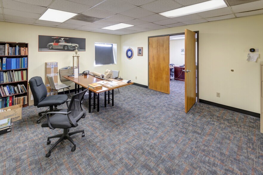 More Photos Of 7773 Strickland St, Douglasville Industrial For Lease