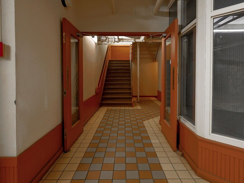 More Photos Of 44 N Queen St, Lancaster Apartments For Lease