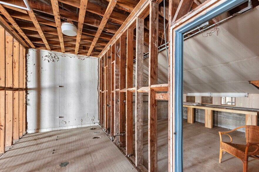 More Photos Of 719 Walnut St, Columbus Movie Theatre For Sale