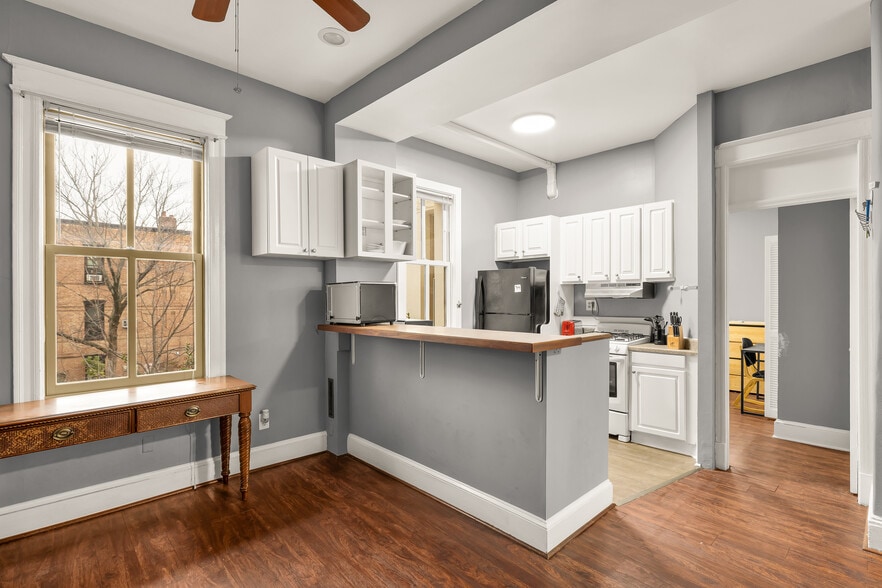 More Photos Of 500 9th St SE, Washington Apartments For Sale