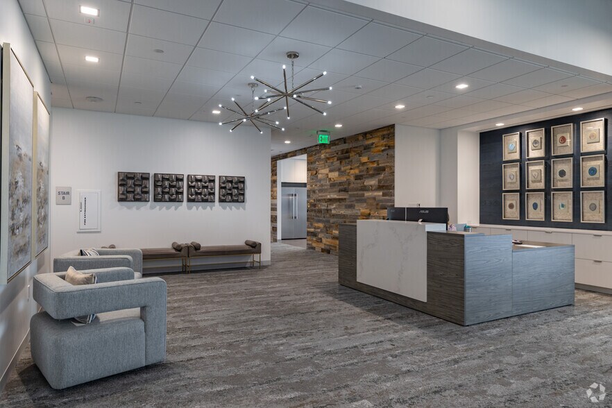 More Photos Of 9655 Katy Fwy, Houston Unknown For Lease