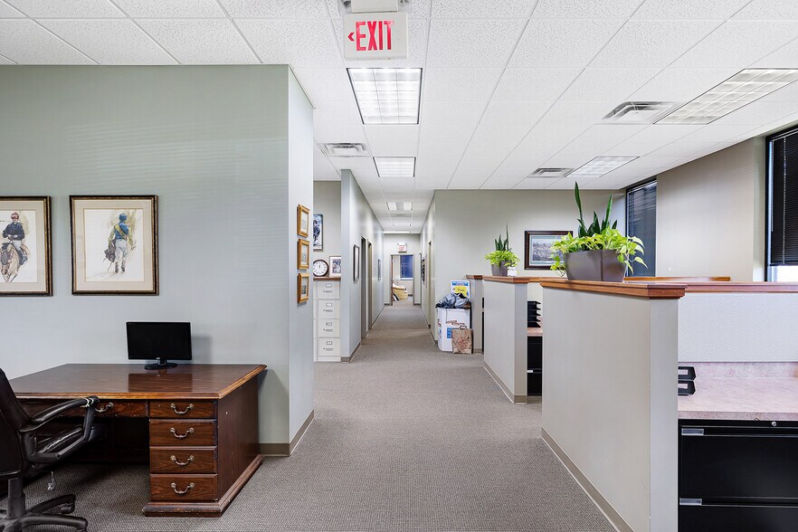 More Photos Of 3000-3026 Eastpoint Pky, Louisville Medical For Sale