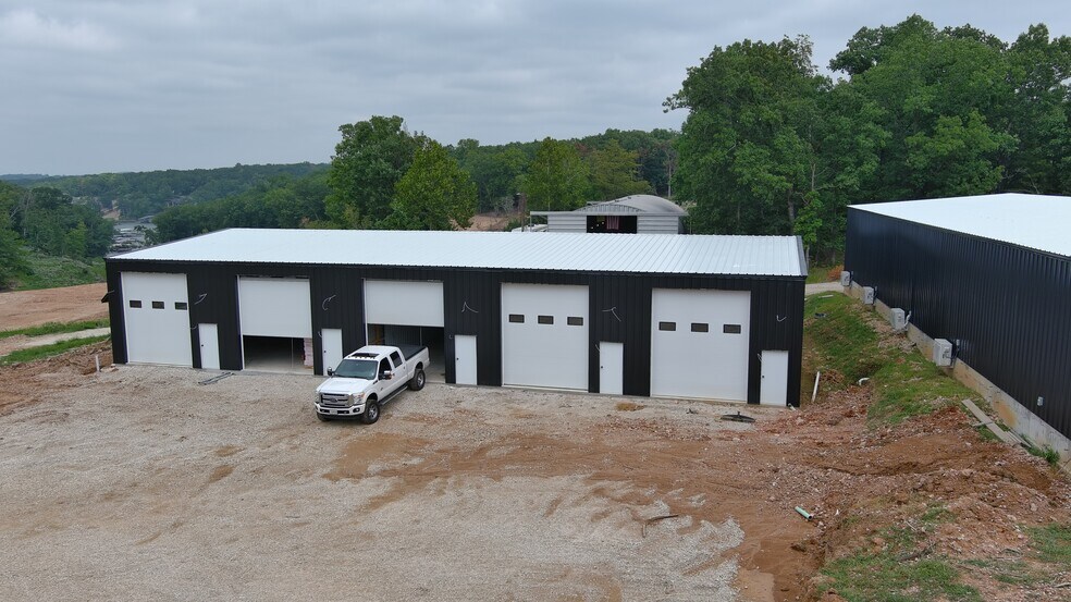 More Photos Of 100 Man Cave, Sunrise Beach Self Storage For Sale