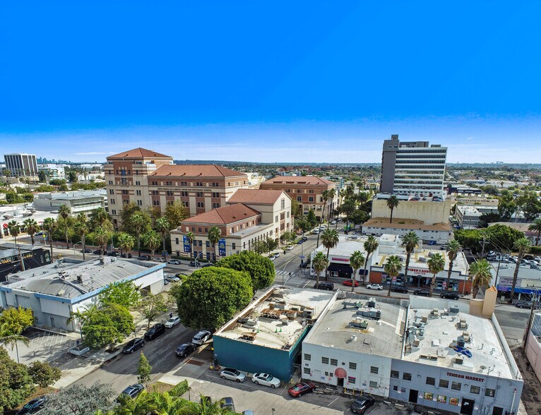 More Photos Of 1433 Wilshire Blvd, Santa Monica Restaurant For Lease