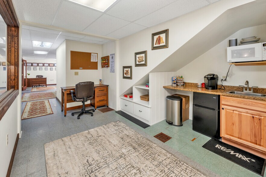 More Photos Of 141 Main St, Alton Storefront Retail Residential For Sale