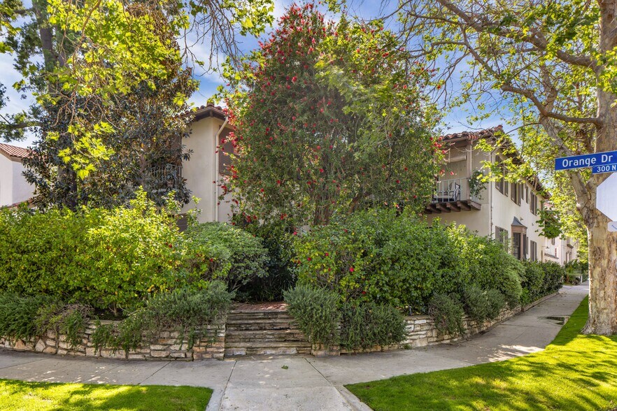 More Photos Of 367 N Orange Dr, Los Angeles Apartments For Sale