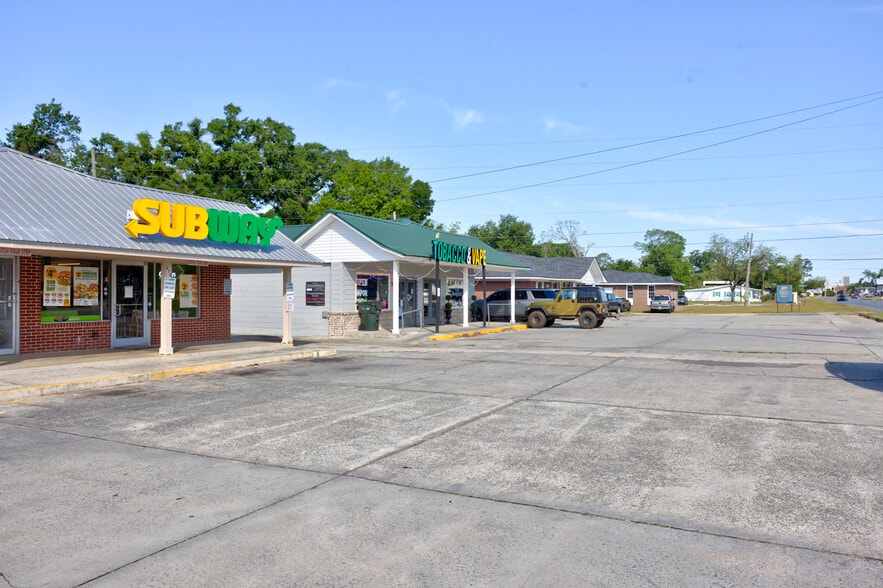 More Photos Of 208 S Main St, Reidsville Freestanding For Sale