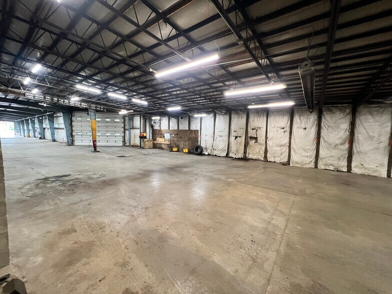 More Photos Of 2470 Evans City Rd, Harmony Warehouse For Sale