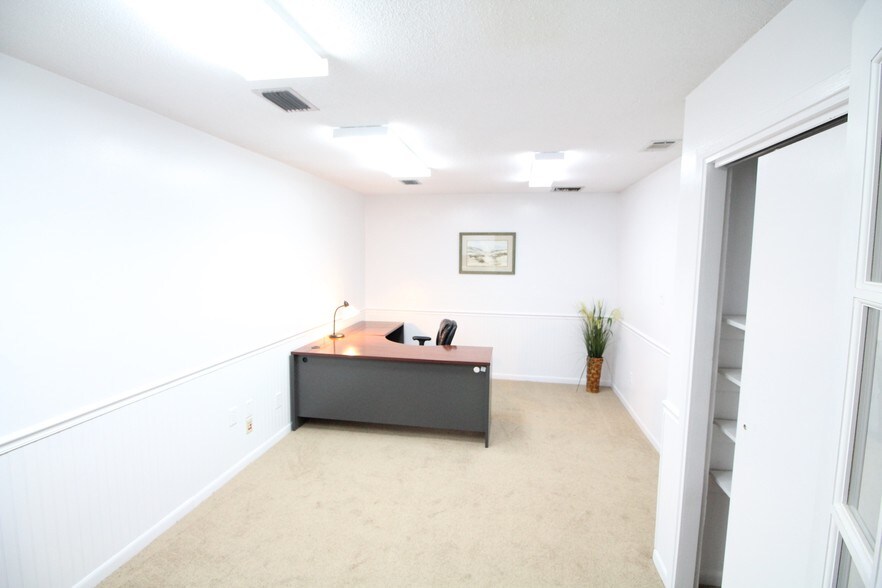 More Photos Of 225 Main St, Destin Office Residential For Lease