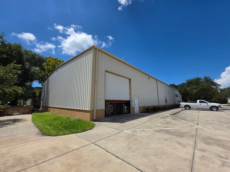 More Photos Of 2012 58th Ave Cir E, Bradenton Warehouse For Lease
