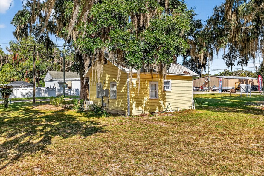 More Photos Of 765 3rd Ave, Welaka Restaurant For Sale