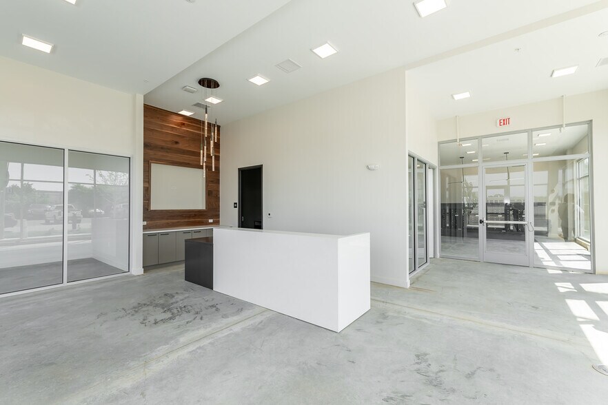 More Photos Of 300 S Hollywood St, Memphis Apartments For Sale