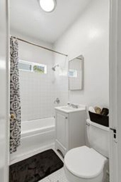More Photos Of 2164 2nd Ave, San Diego Apartments For Sale