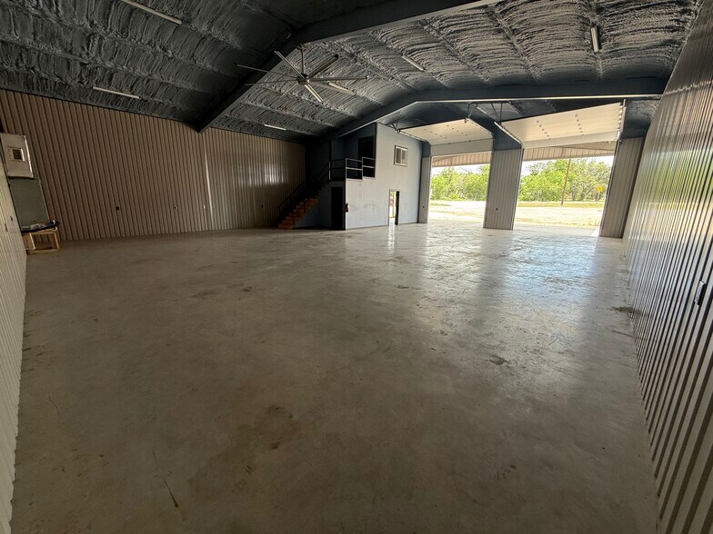 More Photos Of 4235 FM 78, McQueeney Flex For Lease