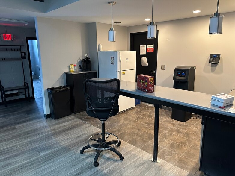 More Photos Of 815 Wildt St, Ann Arbor Warehouse For Lease