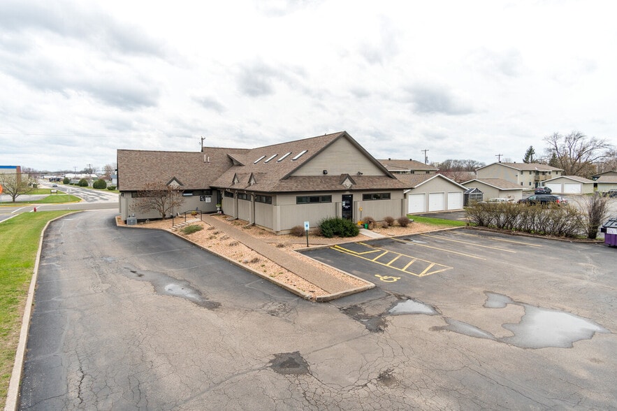 More Photos Of 601 McHugh Rd, Holmen General Retail For Lease