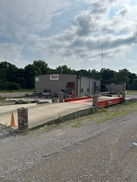 More Photos Of 776 Reynoldsburg-new Albany Rd, Blacklick Light Distribution For Lease