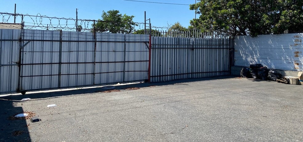 More Photos Of 818 Sanford Ave, Wilmington Land For Lease