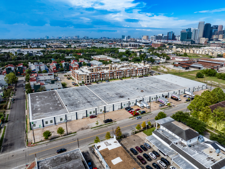 Primary Photo Of 2802 Canal St, Houston Warehouse For Lease