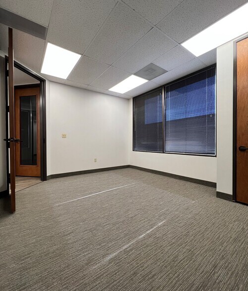 More Photos Of 6350 LBJ Fwy, Dallas Unknown For Lease