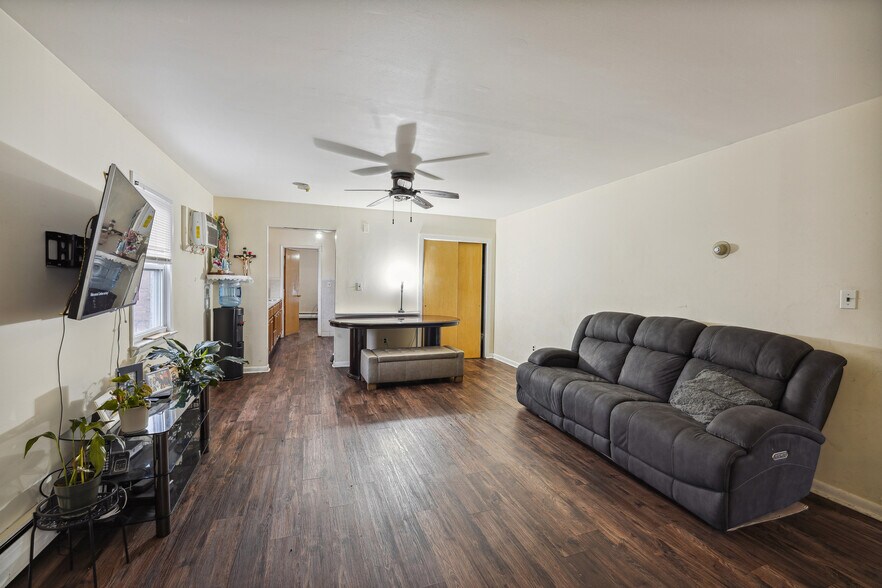 More Photos Of 147 Chestnut St, Roselle Park Storefront Retail Residential For Sale