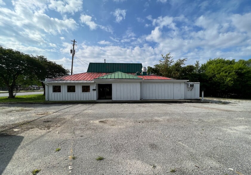 More Photos Of 3644 Victory Dr, Columbus Restaurant For Lease