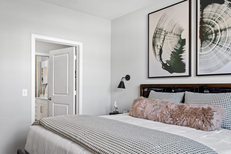 More Photos Of 12400 Dutton Rd, Midlothian Apartments For Sale