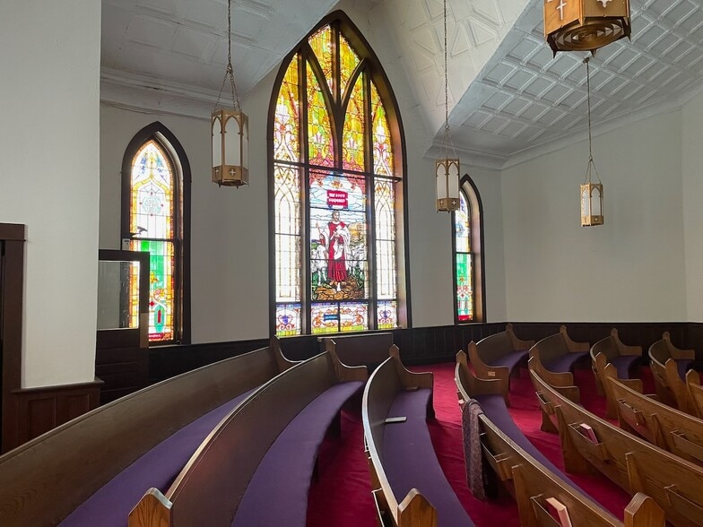 More Photos Of 400 East St N, Talladega Religious Facility For Sale