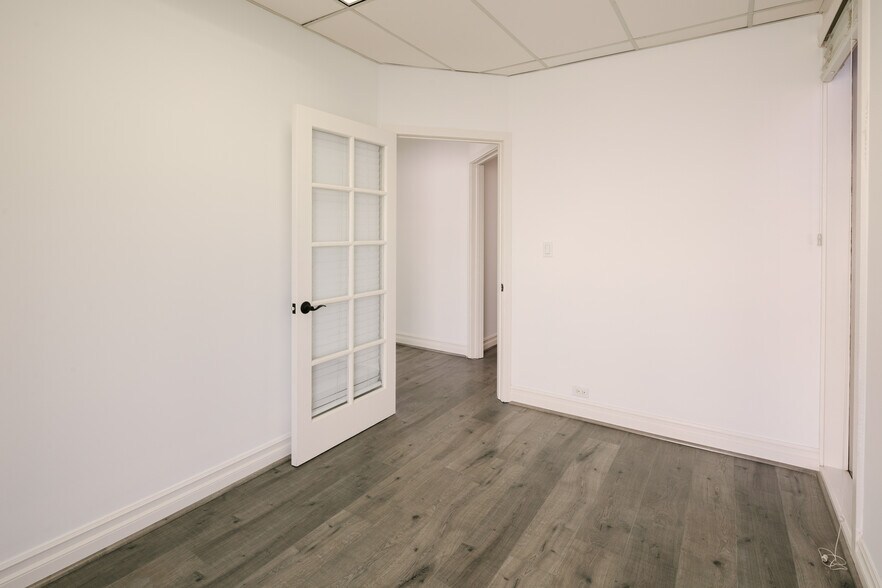 More Photos Of 2505 Canada Blvd, Glendale Office For Sale