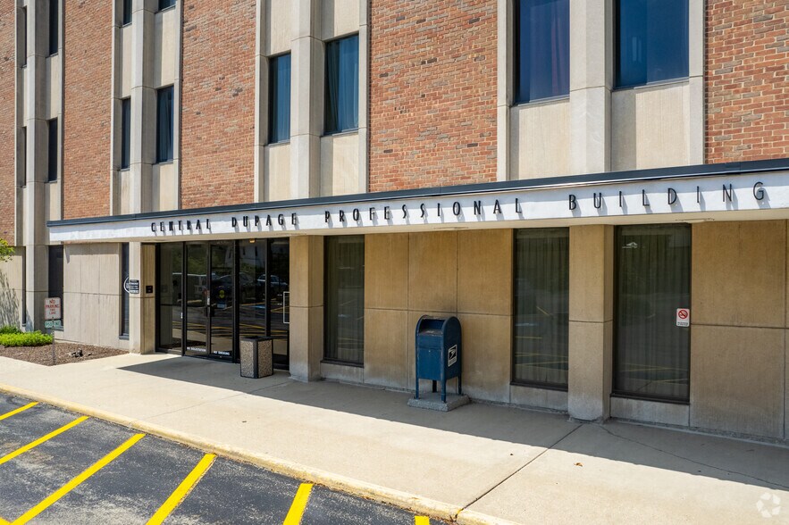 More Photos Of 200 E Willow Ave, Wheaton Office For Lease