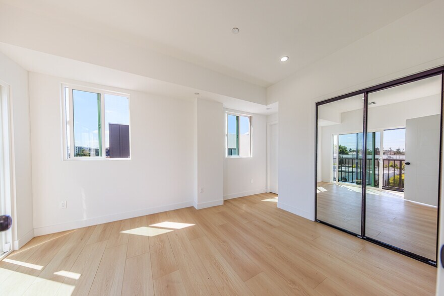 More Photos Of 2847 S Victoria Ave, Los Angeles Multifamily For Sale