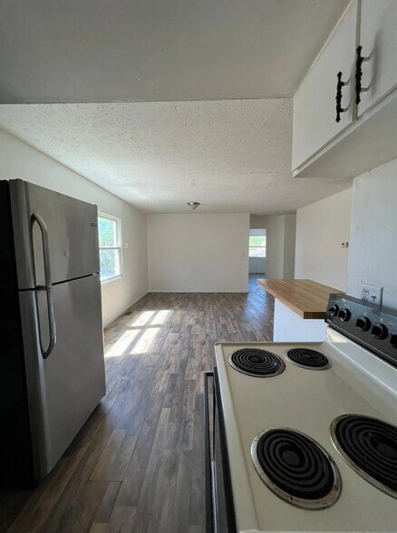 More Photos Of 6011 Vine St, Cincinnati Storefront Retail Residential For Sale