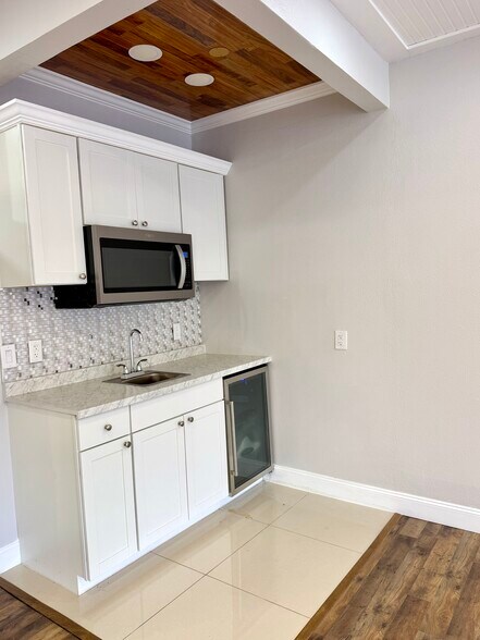 More Photos Of 3816-3820 Grand Blvd, New Port Richey Unknown For Lease